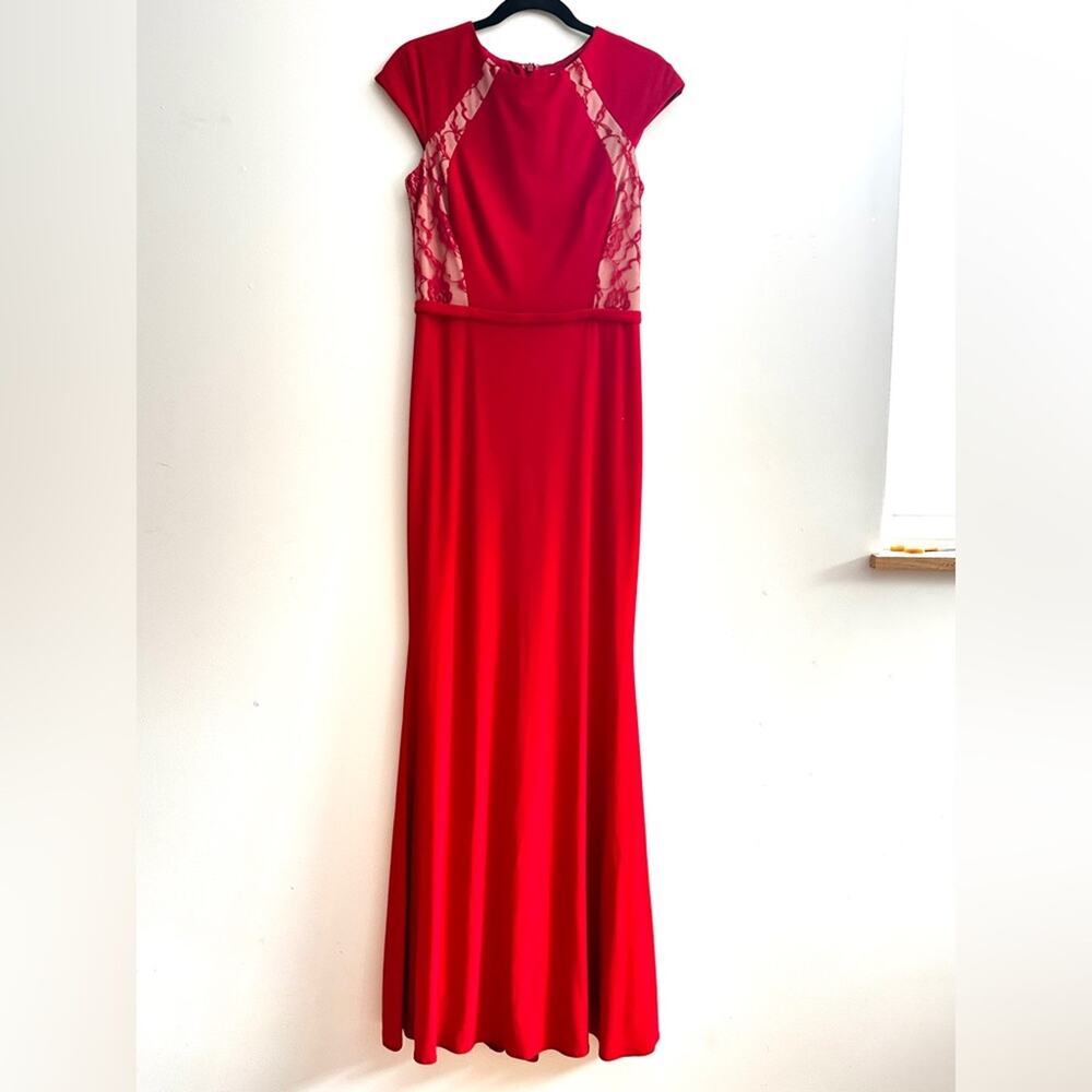 Red Holiday gown, full length with full cover lined lace detailing size 6